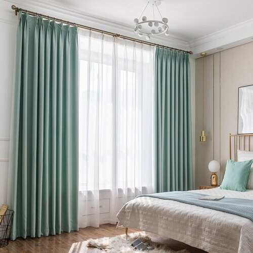 Ngắm nhìn vẻ đẹp tươi mới của căn phòng với những chiếc rèm vải mềm mại và sang trọng!