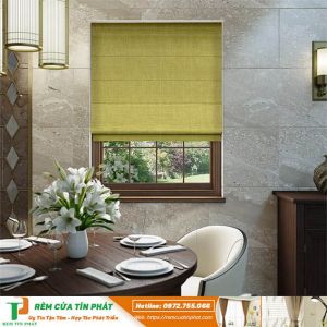 Lắp đặt rèm Roman cho căn bếp thêm ấm cúng